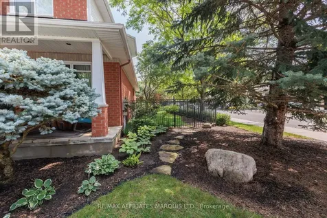 11 Redbridge Crescent Ottawa ON K2J 4Y7