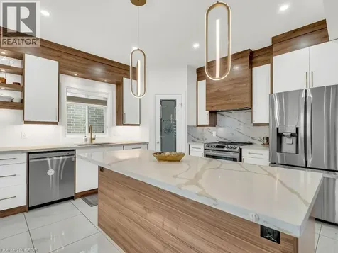 2637 Bobolink Lane London ON N6M 0J9