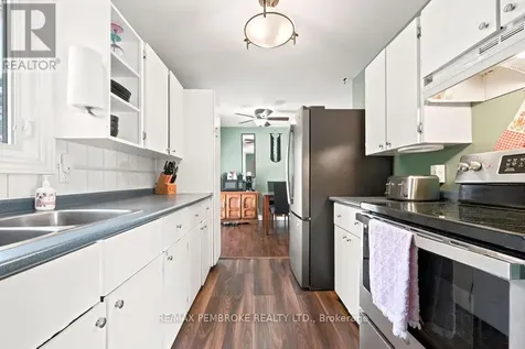 9 James Street Petawawa ON K8H 3B4