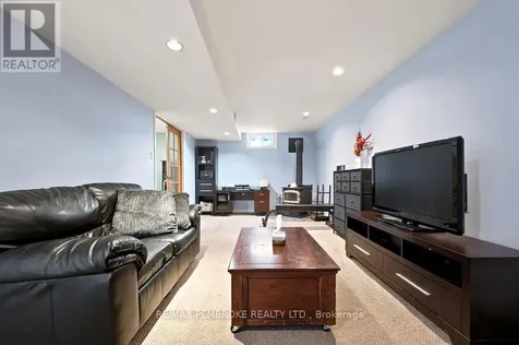 9 James Street Petawawa ON K8H 3B4