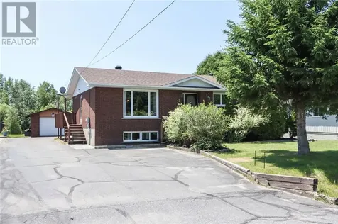 77 Sunderland Road Garson ON P3L 1M8