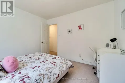 928 Dunblane Court Kitchener ON N2R 1W9