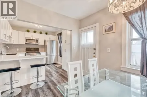 118 Cameron Avenue North Hamilton ON L8H 4Z2