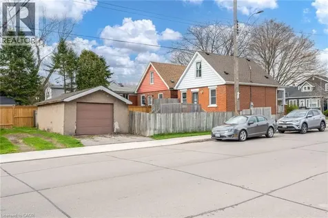 118 Cameron Avenue North Hamilton ON L8H 4Z2