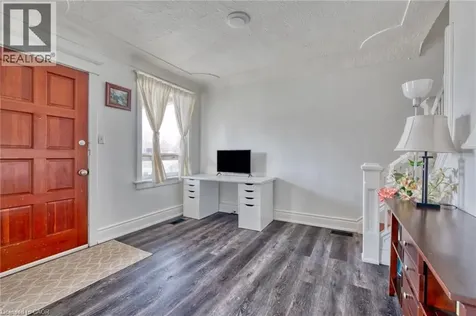 118 Cameron Avenue North Hamilton ON L8H 4Z2