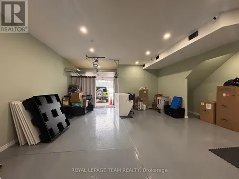2285 St Laurent Boulevard Ottawa ON K1G 4Z7