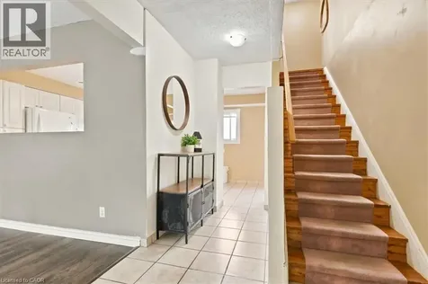 6 Tamarack Court Cambridge ON N3C 3A8