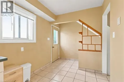 6 Tamarack Court Cambridge ON N3C 3A8