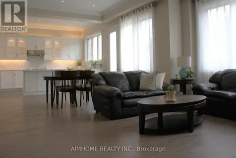 39 Scrivener Drive Aurora ON L4G 0Y8