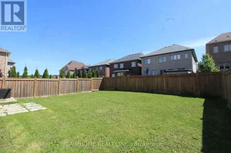 39 Scrivener Drive Aurora ON L4G 0Y8
