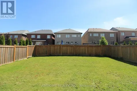 39 Scrivener Drive Aurora ON L4G 0Y8