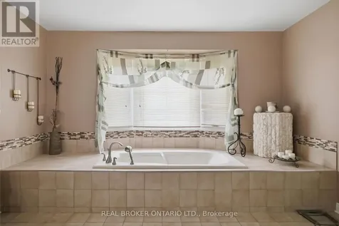 1356 Mapleridge Crescent Oakville (ga Glen Abbey) ON L6M 2G6