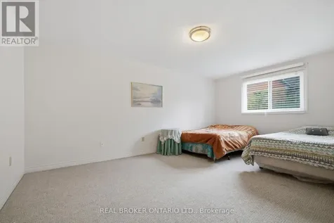 1356 Mapleridge Crescent Oakville (ga Glen Abbey) ON L6M 2G6