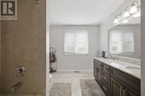 1356 Mapleridge Crescent Oakville (ga Glen Abbey) ON L6M 2G6