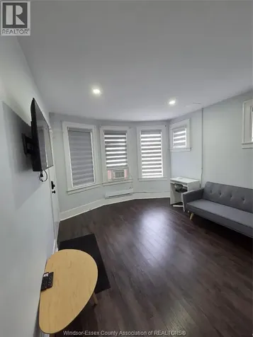 1178 Giles Boulevard East Windsor ON N9A 4G4