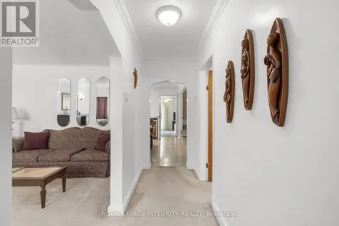 1081 Kenaston Street Ottawa ON K1B 3P8