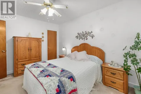 1081 Kenaston Street Ottawa ON K1B 3P8