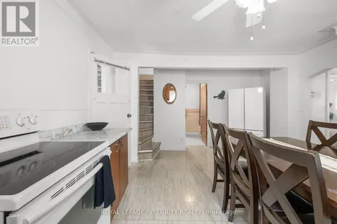 1081 Kenaston Street Ottawa ON K1B 3P8