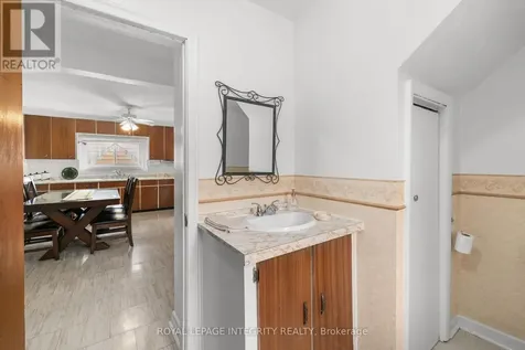 1081 Kenaston Street Ottawa ON K1B 3P8