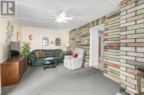 1081 Kenaston Street Ottawa ON K1B 3P8
