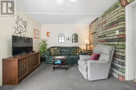 1081 Kenaston Street Ottawa ON K1B 3P8