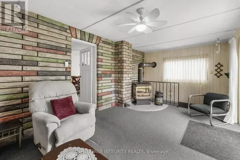 1081 Kenaston Street Ottawa ON K1B 3P8