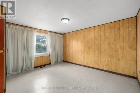 1081 Kenaston Street Ottawa ON K1B 3P8