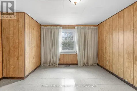 1081 Kenaston Street Ottawa ON K1B 3P8