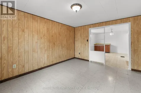 1081 Kenaston Street Ottawa ON K1B 3P8