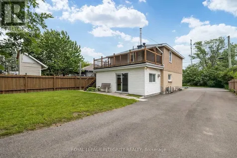 1081 Kenaston Street Ottawa ON K1B 3P8