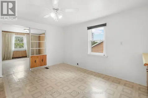 1081 Kenaston Street Ottawa ON K1B 3P8
