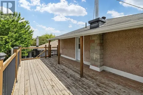 1081 Kenaston Street Ottawa ON K1B 3P8