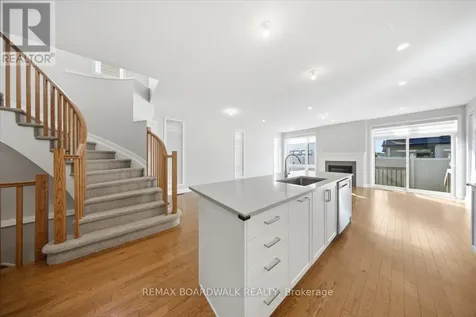 54 Thunderbolt Street Ottawa ON K2S 1E7