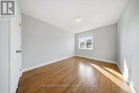 54 Thunderbolt Street Ottawa ON K2S 1E7