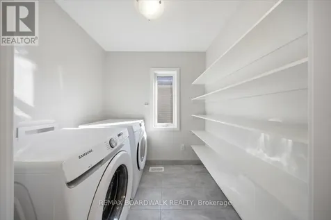 54 Thunderbolt Street Ottawa ON K2S 1E7