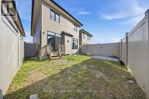 54 Thunderbolt Street Ottawa ON K2S 1E7