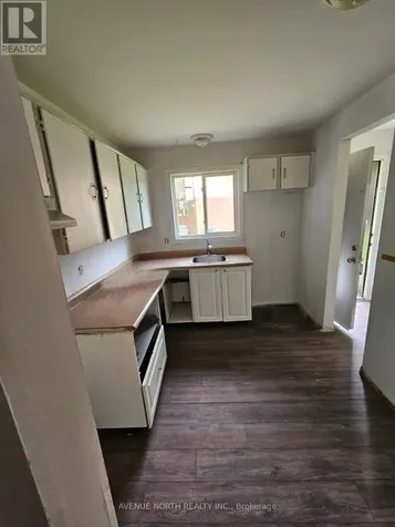 1404 Foxwell Street Ottawa ON K1B 5J4