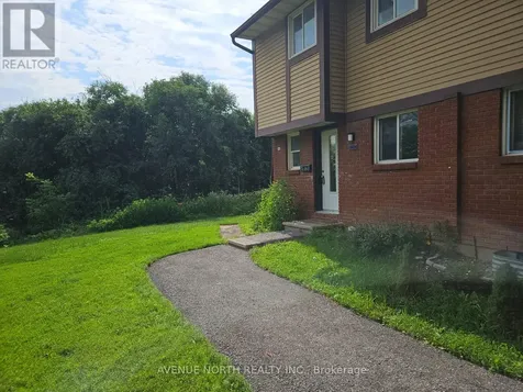 1404 Foxwell Street Ottawa ON K1B 5J4