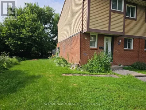 1404 Foxwell Street Ottawa ON K1B 5J4