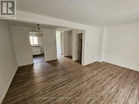1404 Foxwell Street Ottawa ON K1B 5J4