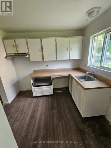 1404 Foxwell Street Ottawa ON K1B 5J4