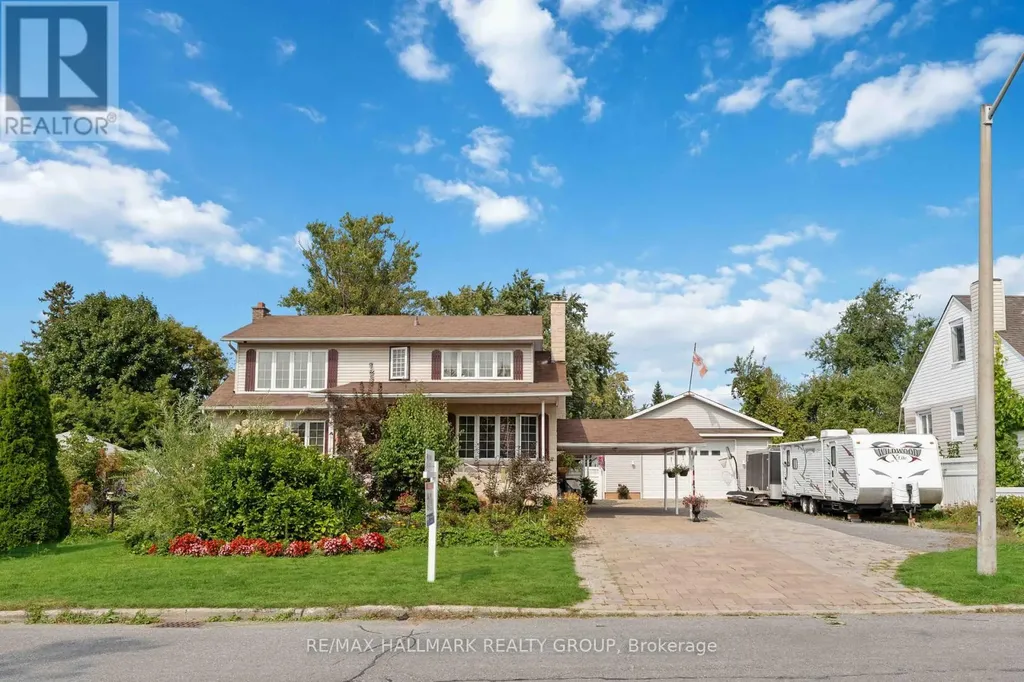 431 Blake Boulevard Ottawa ON K1K 1A9