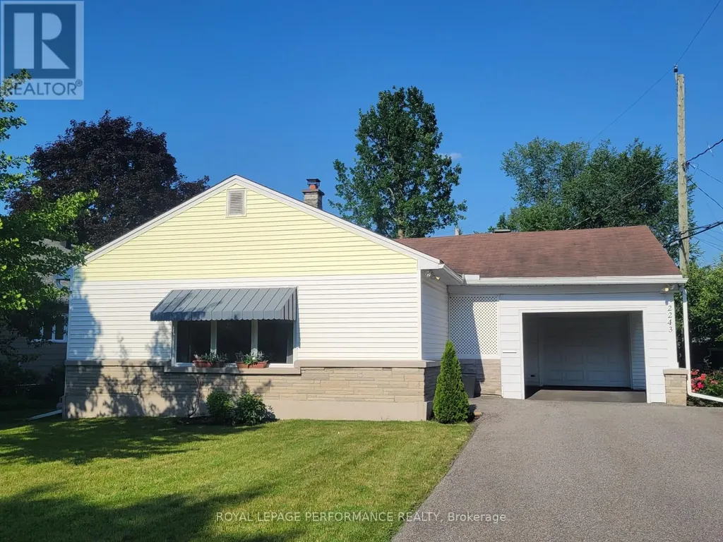 2243 Hillary Avenue Ottawa ON K1H 7H7