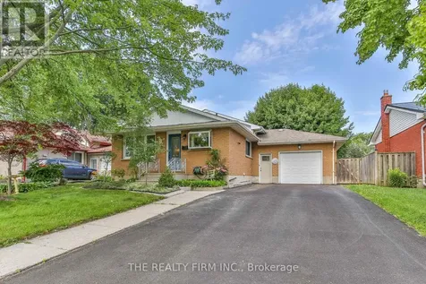 13 Vanbuskirk Drive St. Thomas ON N5R 4Z1