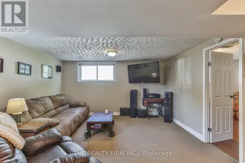13 Vanbuskirk Drive St. Thomas ON N5R 4Z1