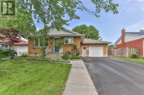 13 Vanbuskirk Drive St. Thomas ON N5R 4Z1
