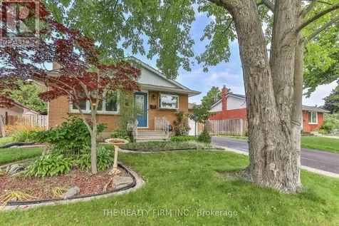 13 Vanbuskirk Drive St. Thomas ON N5R 4Z1