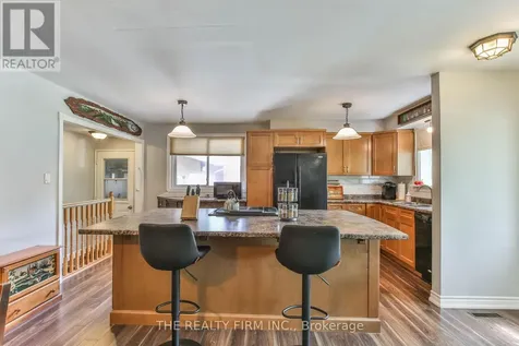 13 Vanbuskirk Drive St. Thomas ON N5R 4Z1