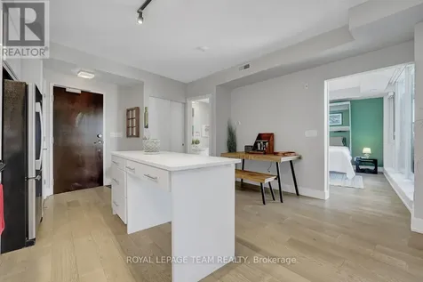 360 Patricia Avenue Ottawa ON K1Z 6W1