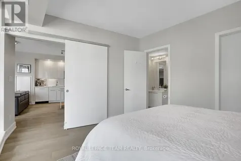 360 Patricia Avenue Ottawa ON K1Z 6W1